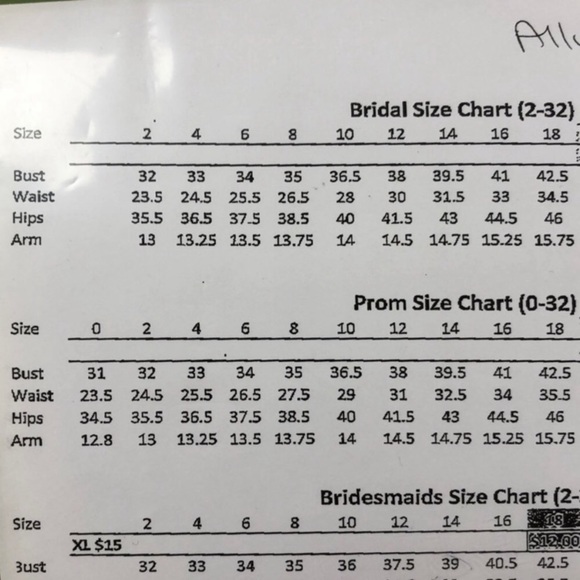 Ivory wedding gown with lace floral print - Picture 8 of 8